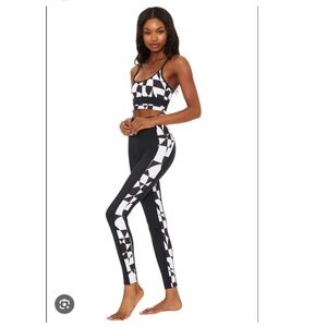 Beachriot Colorblock Legging in 70's Geo- Med